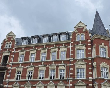 Remont całej kamienicy + pokrycie dachowe z łupka kamiennego